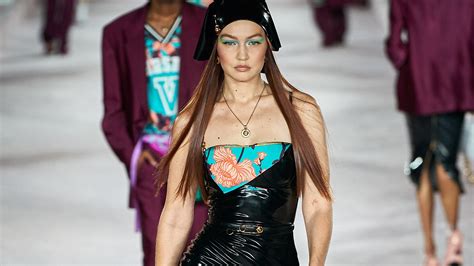 5 Things To Know About Versace’s Sexy Scarf SS22 Show.